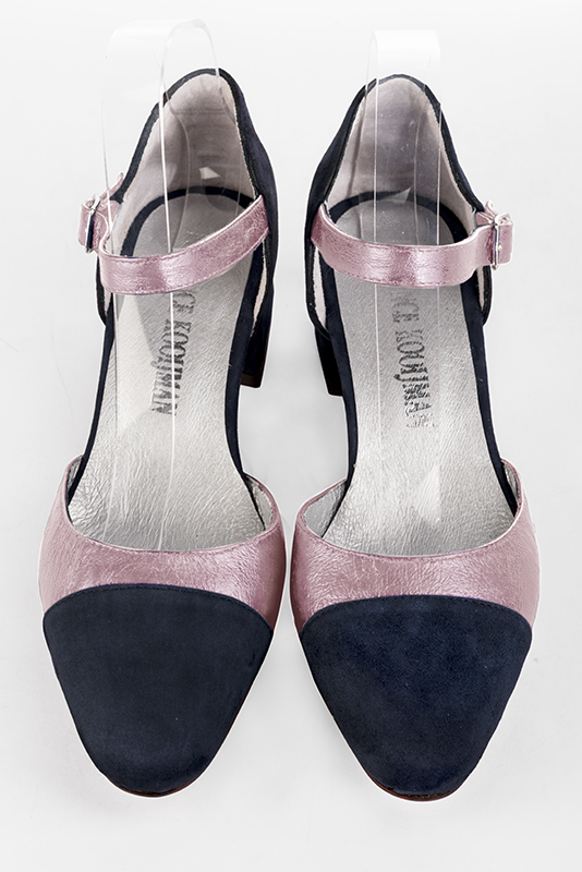 Navy blue and dusty rose pink women's open side shoes, with an instep strap. Round toe. Low flare heels. Top view - Florence KOOIJMAN